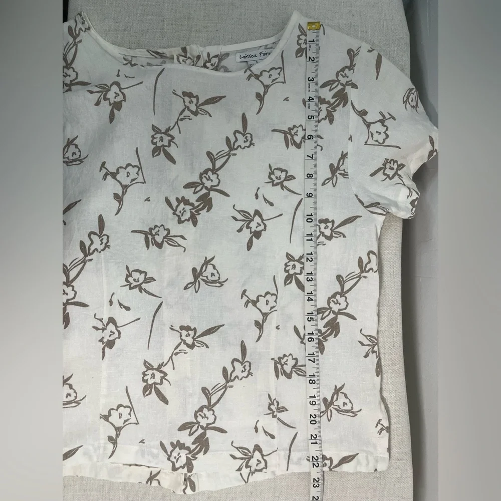 Linen floral Cream and Tan Button Back Short Sleeve Top